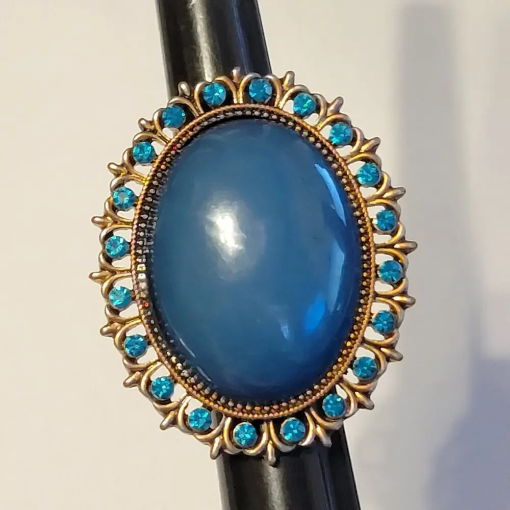 Large Teal Bronze-tone Ring- Size 7.5- Oval Lucite & Rhinestone Fashion Ring r-2